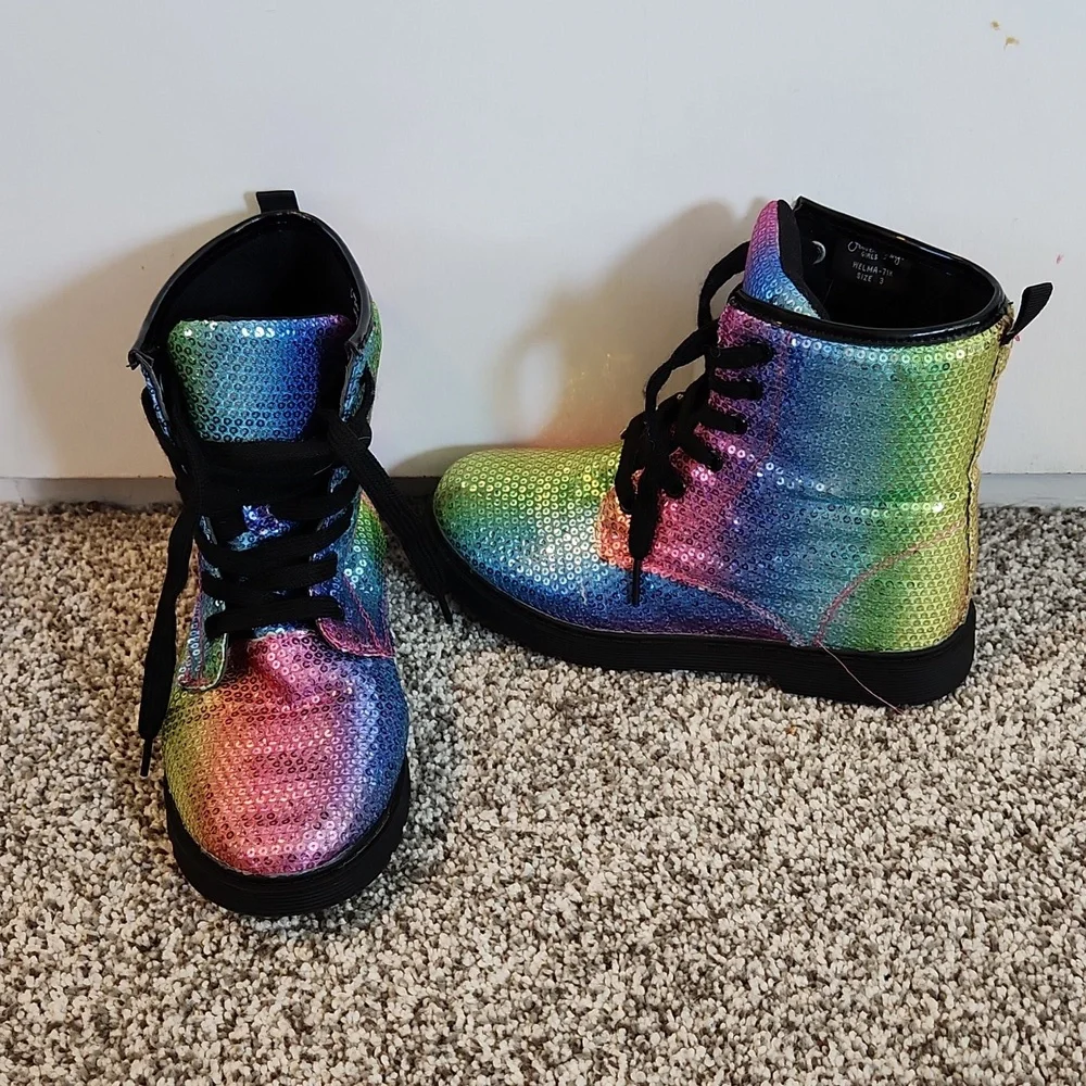 Girls size 3 Jessica Carlyle Boots